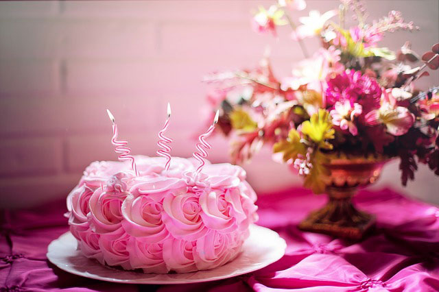 pinkBirthdayCake640